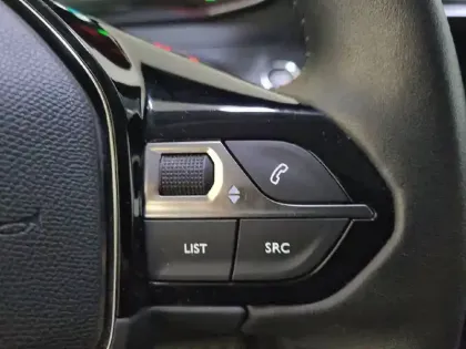 Photo 34 Peugeot 208  Electrique 50 kWh 136ch