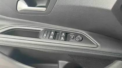 Photo 22 Peugeot 3008  Hybrid 225 e-EAT8