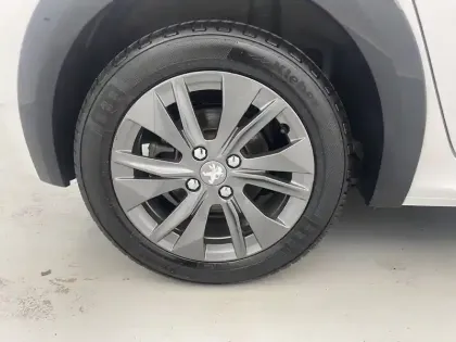 Photo 18 Peugeot 208  Electrique 50 kWh 136ch