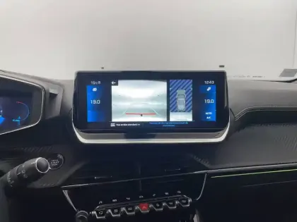 Photo 72 Peugeot 2008  PureTech 130 S&S BVM6