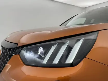 Photo 40 Peugeot 2008  PureTech 130 S&S BVM6