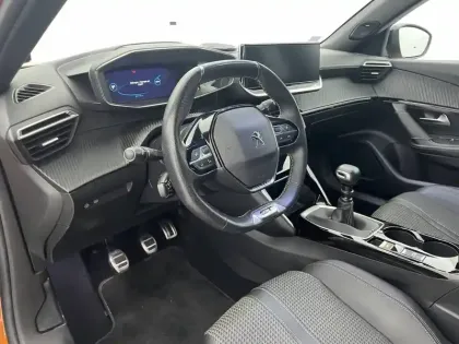 Photo 71 Peugeot 2008  PureTech 130 S&S BVM6