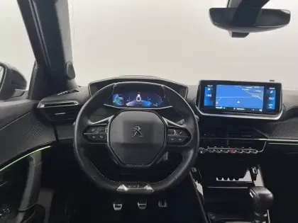 Photo 62 Peugeot 2008  PureTech 130 S&S BVM6