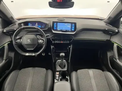 Photo 36 Peugeot 2008  PureTech 130 S&S BVM6