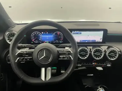 Photo 21 Mercedes Classe A  250 e Hybrid EQ 8G-DCT