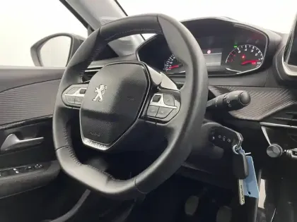 Photo 29 Peugeot 208  PureTech 75 S&S BVM5