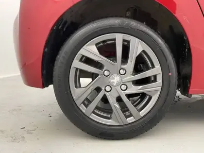 Photo 15 Peugeot 208  PureTech 75 S&S BVM5