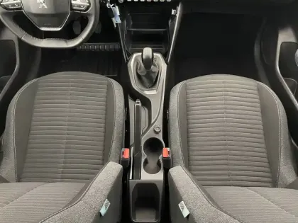 Photo 26 Peugeot 208  PureTech 75 S&S BVM5