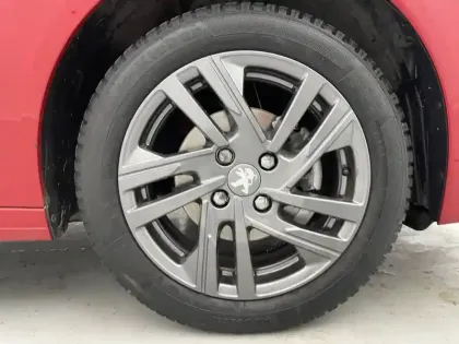 Photo 16 Peugeot 208  PureTech 75 S&S BVM5