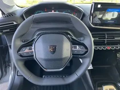 Photo 13 Peugeot 208  Hybrid 110 ch e-DCS6