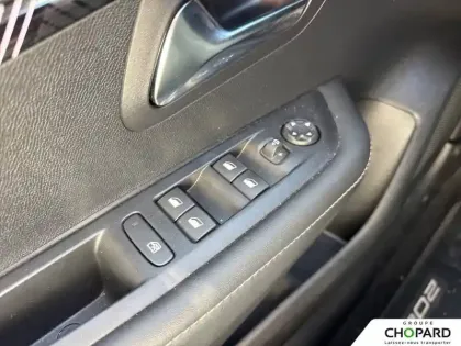 Photo 56 Peugeot 208  Hybrid 100 e-DCS6