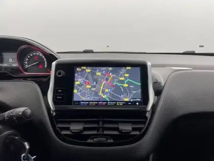 Photo 68 Peugeot 2008  PureTech 130ch S&S BVM6