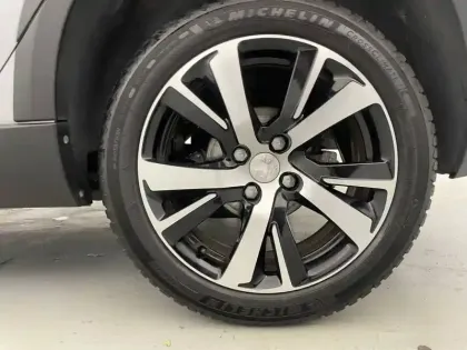 Photo 246 Peugeot 2008  PureTech 130ch S&S BVM6