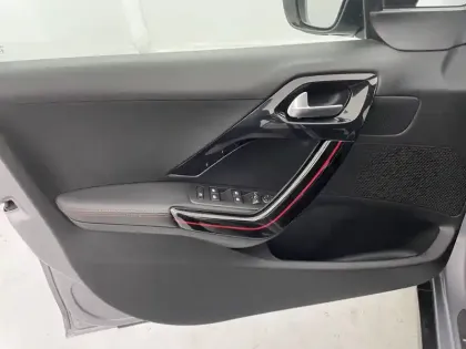 Photo 71 Peugeot 2008  PureTech 130ch S&S BVM6