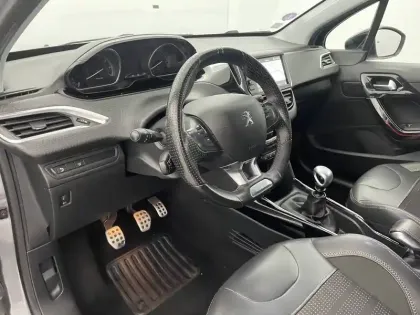 Photo 265 Peugeot 2008  PureTech 130ch S&S BVM6