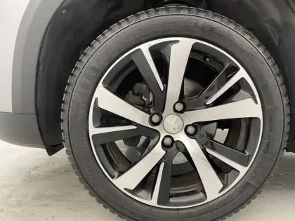 Photo 66 Peugeot 2008  PureTech 130ch S&S BVM6