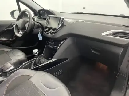 Photo 249 Peugeot 2008  PureTech 130ch S&S BVM6