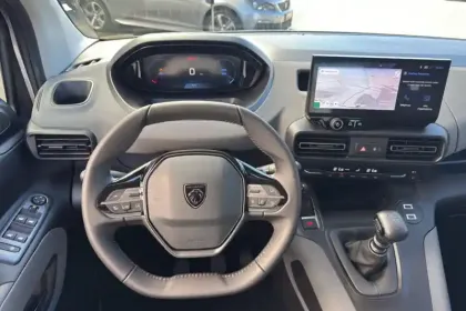 Photo 16 Peugeot Rifter  M Diesel 100 ch Manuelle 5pl