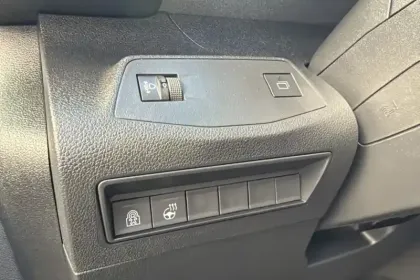 Photo 30 Peugeot Rifter  M Diesel 100 ch Manuelle 5pl