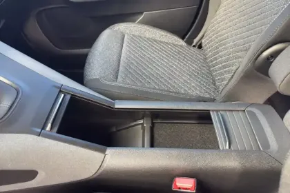 Photo 31 Peugeot Rifter  M Diesel 100 ch Manuelle 5pl