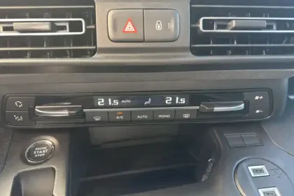 Photo 22 Peugeot Rifter  M Diesel 100 ch Manuelle 5pl