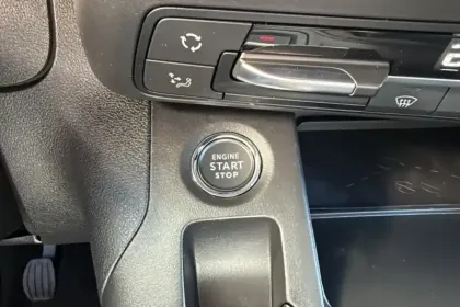 Photo 23 Peugeot Rifter  M Diesel 100 ch Manuelle 5pl