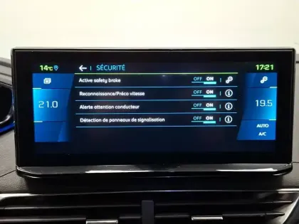 Photo 62 Peugeot 3008  Hybrid 225 e-EAT8