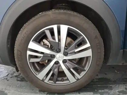 Photo 51 Peugeot 3008  Hybrid 225 e-EAT8