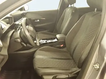 Photo 10 Peugeot 208 Gén. II Ph1 NG Roadtrip 5