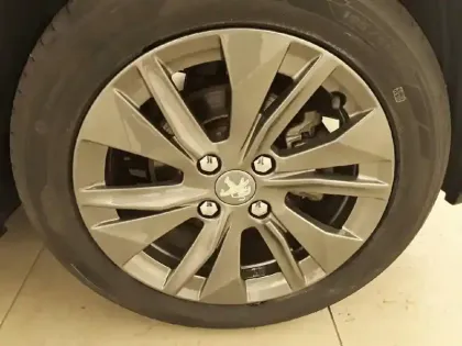 Photo 12 Peugeot 208 Gén. II Ph1 NG Roadtrip 5