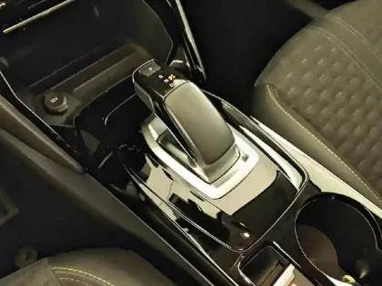 Photo 13 Peugeot 208 Gén. II Ph1 NG Roadtrip 5