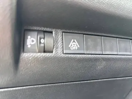 Photo 18 Peugeot 208  BlueHDi 100 S&S BVM6