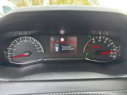Photo 9 Peugeot 208  BlueHDi 100 S&S BVM6