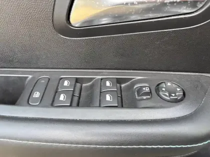 Photo 19 Peugeot 208  BlueHDi 100 S&S BVM6