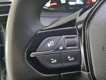 Photo 77 Peugeot 208 Gén. II Ph1 NG Allure 5