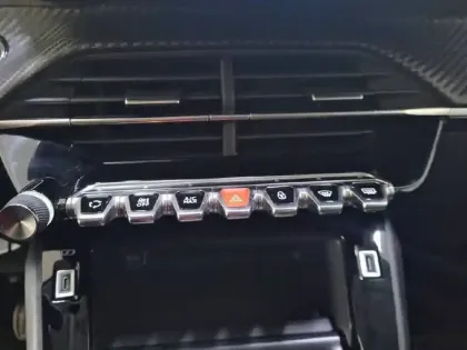 Photo 75 Peugeot 208 Gén. II Ph1 NG Allure 5