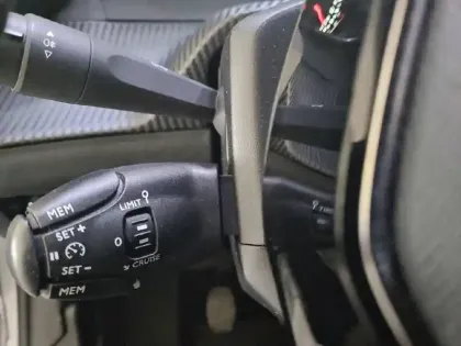 Photo 76 Peugeot 208 Gén. II Ph1 NG Allure 5