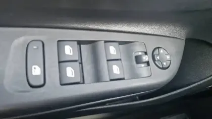 Photo 18 Opel Corsa Gén. VI Ph2 GS 5