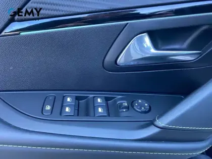 Photo 26 Peugeot 208  Electrique 50 kWh 136ch