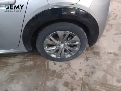 Photo 10 Peugeot 208  Electrique 50 kWh 136ch