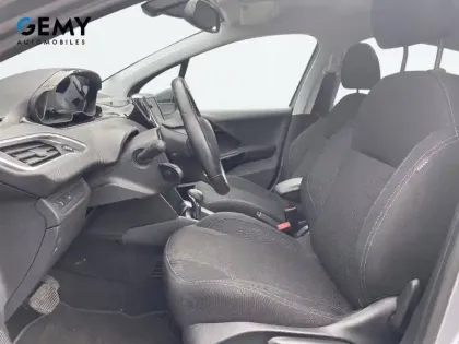 Photo 36 Peugeot 208 Gén. I Ph2 Allure 5