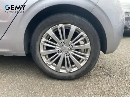 Photo 38 Peugeot 208 Gén. I Ph2 Allure 5