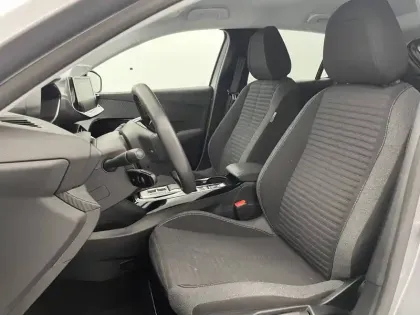 Photo 21 Peugeot 208  Electrique 50 kWh 136ch