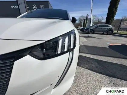 Photo 21 Peugeot 208  PureTech 100 S&S EAT8