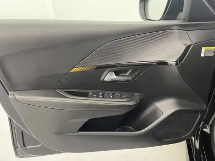 Photo 33 Peugeot 208  PureTech 100 S&S EAT8