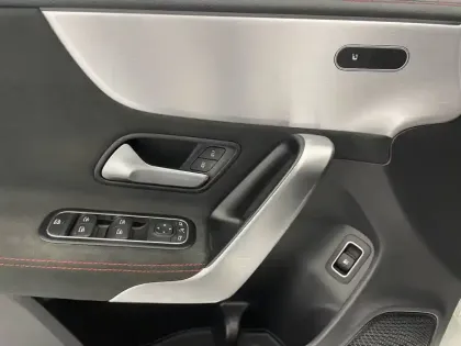 Photo 27 Mercedes CLA  Coupé 250 e 8G-DCT