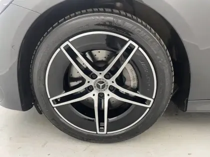 Photo 17 Mercedes Classe E  220 d 9G-Tronic