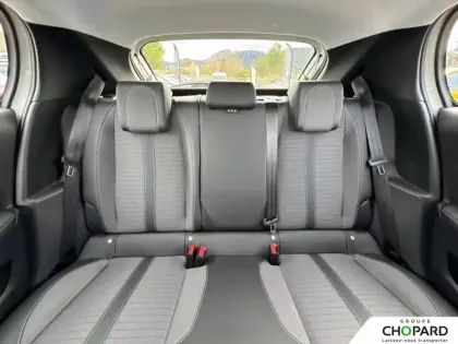 Photo 36 Peugeot 208  PureTech 130 S&S EAT8