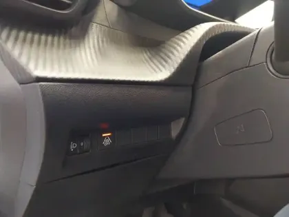 Photo 13 Peugeot 208  PureTech 100 S&S BVM6