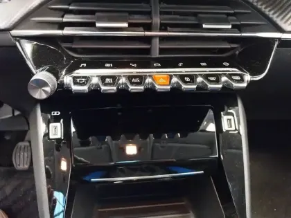 Photo 15 Peugeot 208  PureTech 100 S&S BVM6